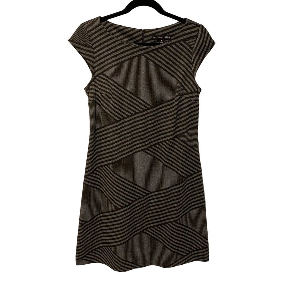Madison Leigh size 8 cap sleeve geometric grey and black design